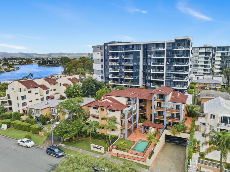 11/10-12 Darrambal Street, Chevron Island QLD 4217