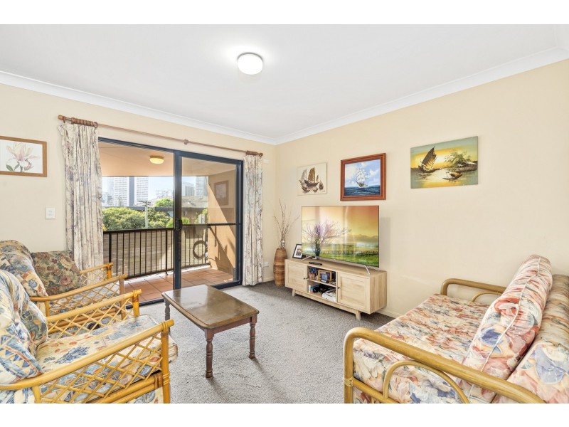 11/10-12 Darrambal Street, Chevron Island QLD 4217
