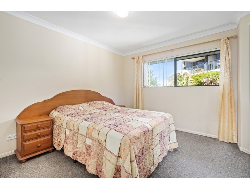 11/10-12 Darrambal Street, Chevron Island QLD 4217