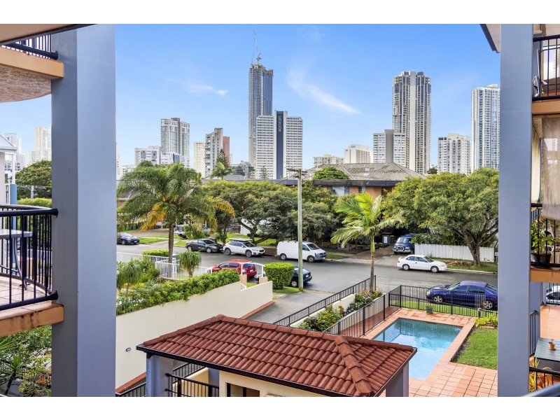 11/10-12 Darrambal Street, Chevron Island QLD 4217