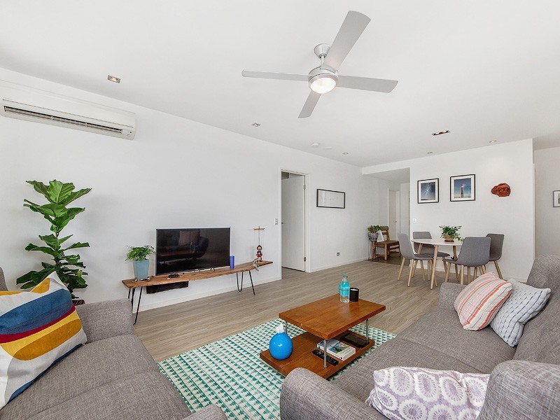 3027 The Boulevard, Carrara QLD 4211