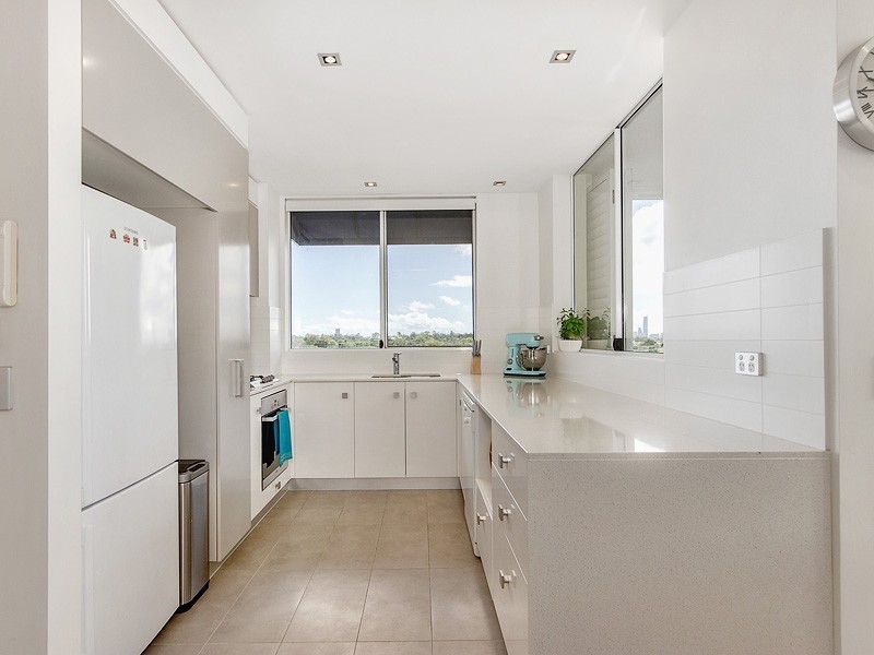 3027 The Boulevard, Carrara QLD 4211