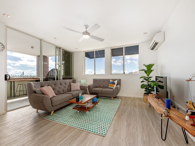 3027 The Boulevard, Carrara QLD 4211