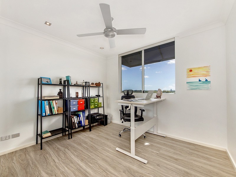 3027 The Boulevard, Carrara QLD 4211
