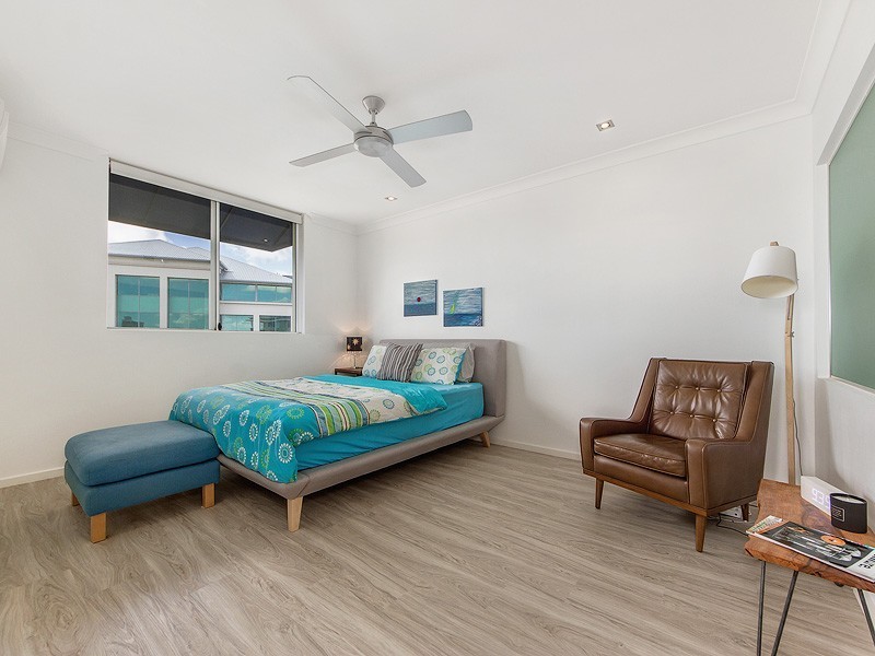 3027 The Boulevard, Carrara QLD 4211