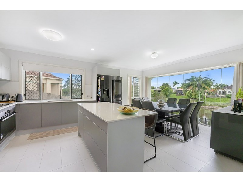 28 Massachusetts Court, Varsity Lakes QLD 4227