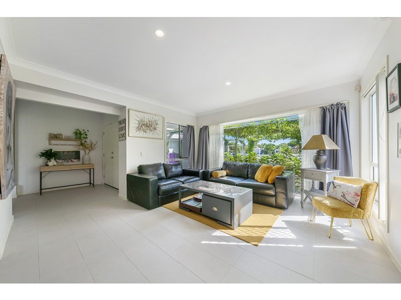 28 Massachusetts Court, Varsity Lakes QLD 4227