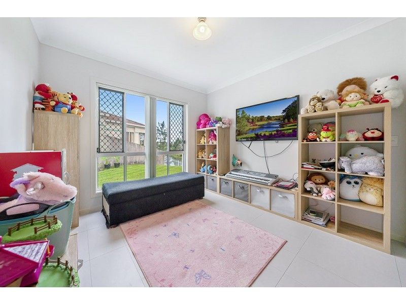 28 Massachusetts Court, Varsity Lakes QLD 4227