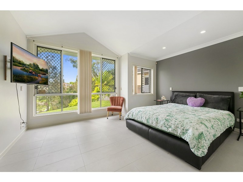 28 Massachusetts Court, Varsity Lakes QLD 4227