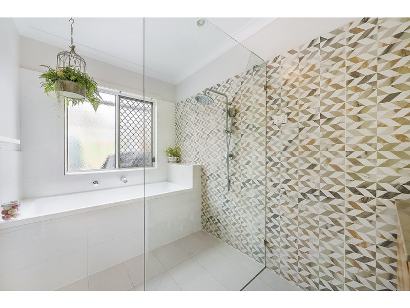 28 Massachusetts Court, Varsity Lakes QLD 4227