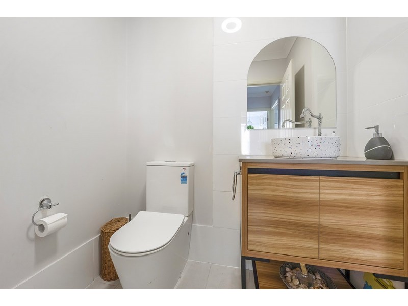 28 Massachusetts Court, Varsity Lakes QLD 4227