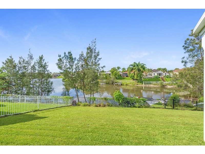 28 Massachusetts Court, Varsity Lakes QLD 4227