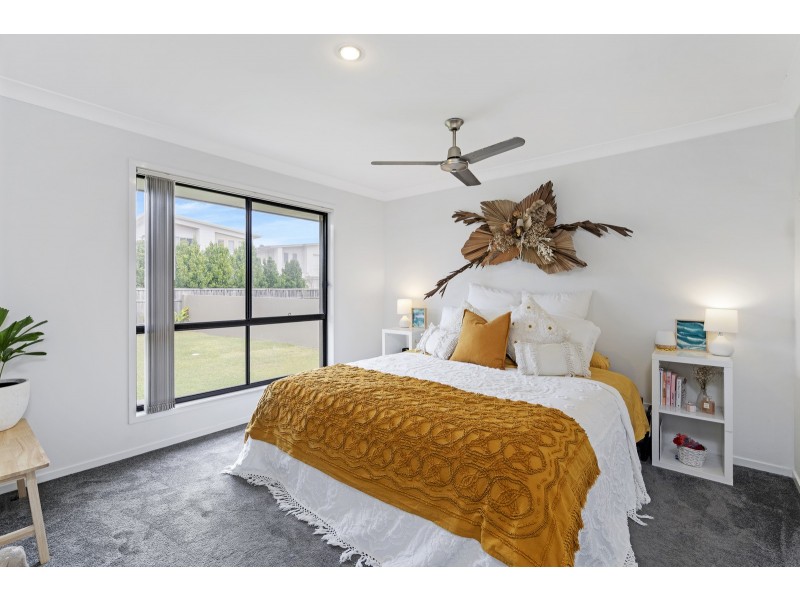 83/19 Santa Barbara  Road, Hope Island QLD 4212