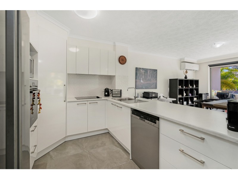 15/1880-1888 Gold Coast Highway, Burleigh Heads QLD 4220