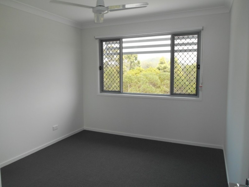 Unit 1/37 Witheren Circuit, Pacific Pines QLD 4211