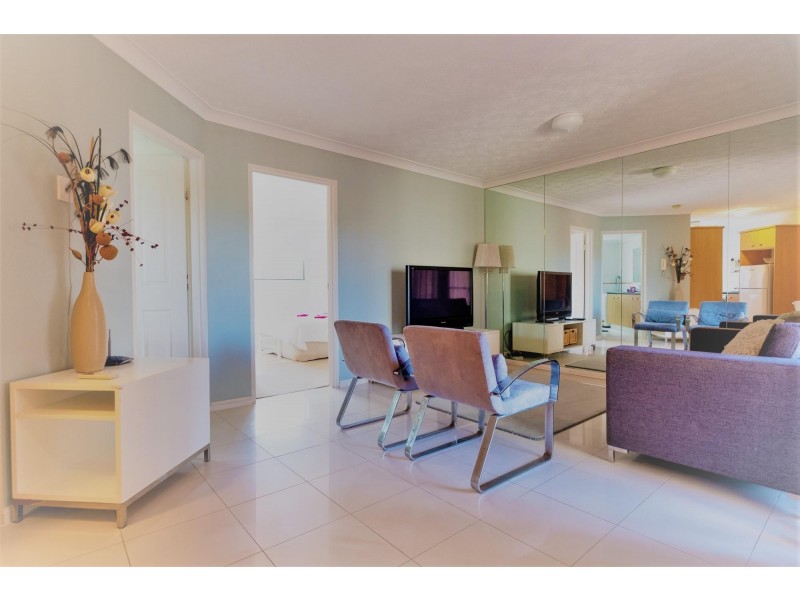 6/10-12 Darrambal Street, Chevron Island QLD 4217