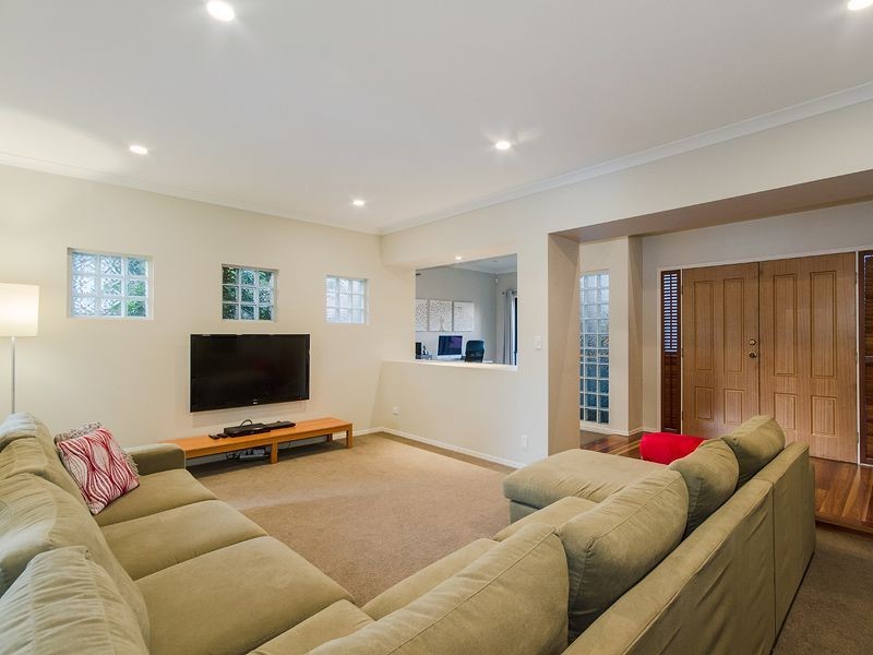 22 Kuranda Drive, Robina QLD 4226
