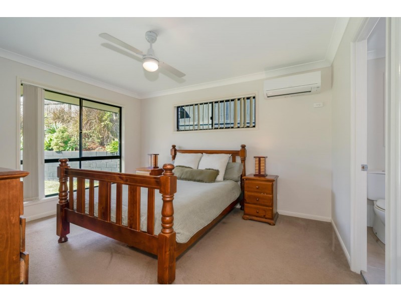 15 Debbie Way, Nerang QLD 4211