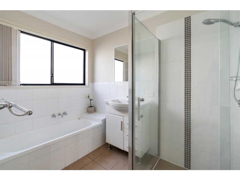 15 Debbie Way, Nerang QLD 4211