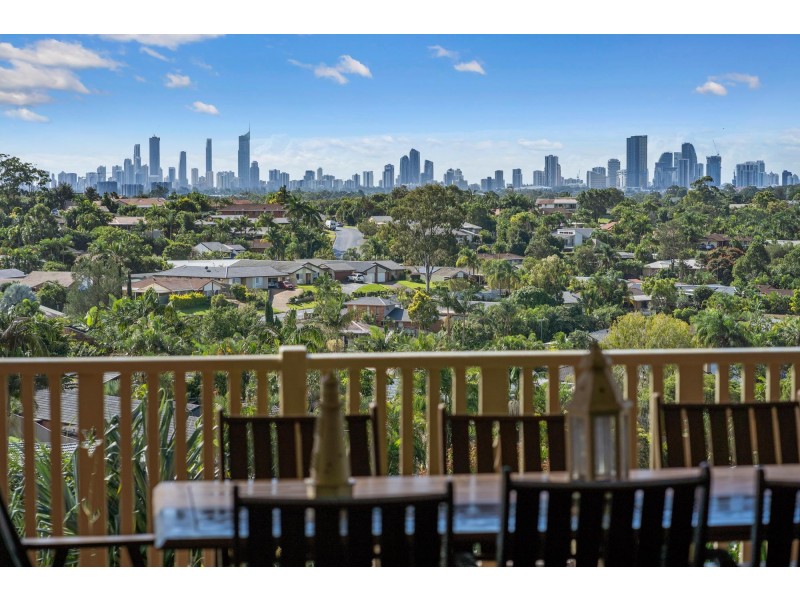13 Federal Place, Robina QLD 4226