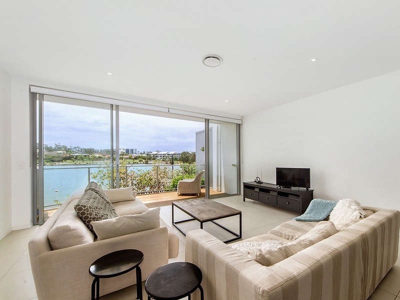 4/15 South Bay Drive, Varsity Lakes QLD 4227
