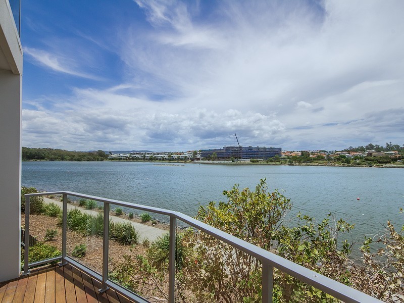 4/15 South Bay Drive, Varsity Lakes QLD 4227