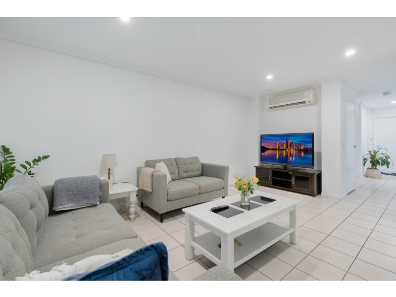 43 Riverwalk Avenue, Robina QLD 4226