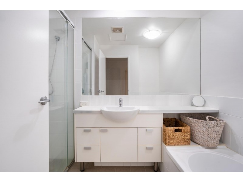 43 Riverwalk Avenue, Robina QLD 4226