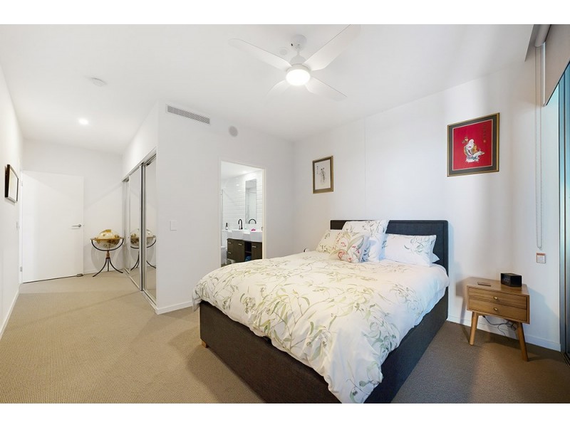 3501/397 Christine Avenue, Varsity Lakes QLD 4227