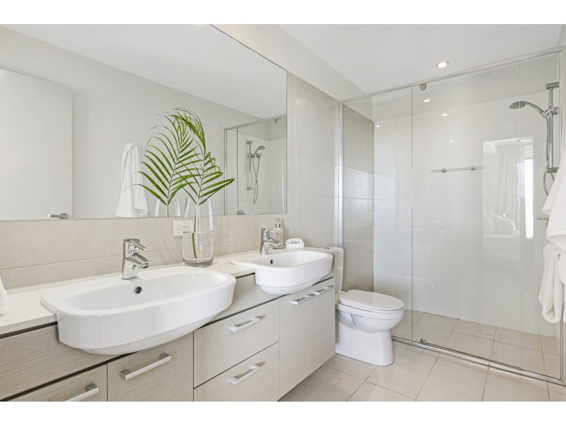 37/38 Riverwalk Avenue, Robina QLD 4226