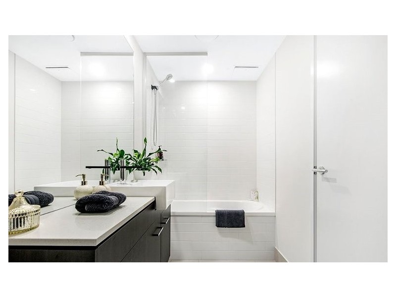 1710/25-31 East Quay Drive, Biggera Waters QLD 4216