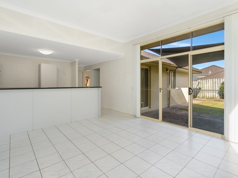 10 Belmont Drive, Varsity Lakes QLD 4227