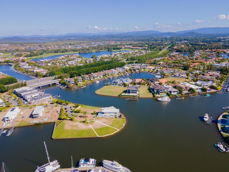 5014 Harbourview Drive, Hope Island QLD 4212