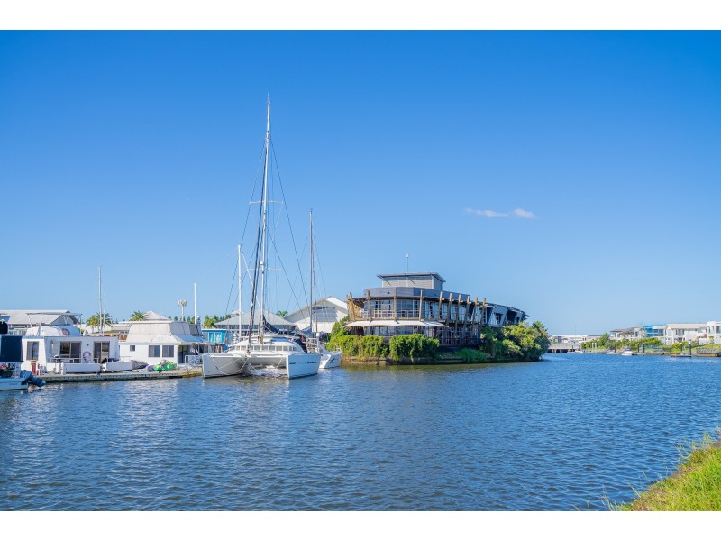 5014 Harbourview Drive, Hope Island QLD 4212