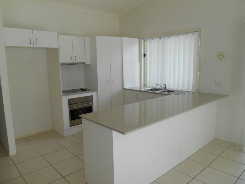 121 Bayswater Avenue, Varsity Lakes QLD 4227