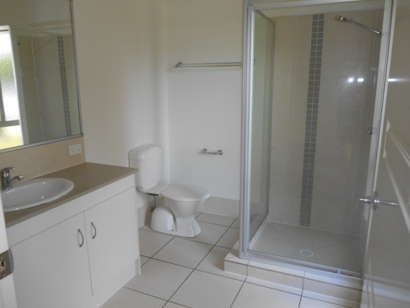 121 Bayswater Avenue, Varsity Lakes QLD 4227