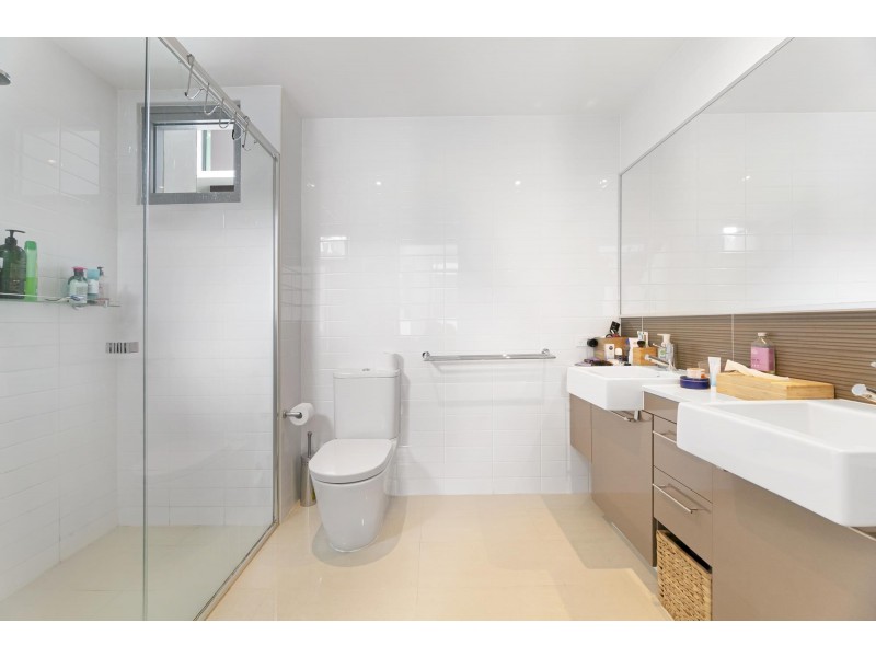 112 22-24 Ben Lexcen Place, Robina QLD 4226