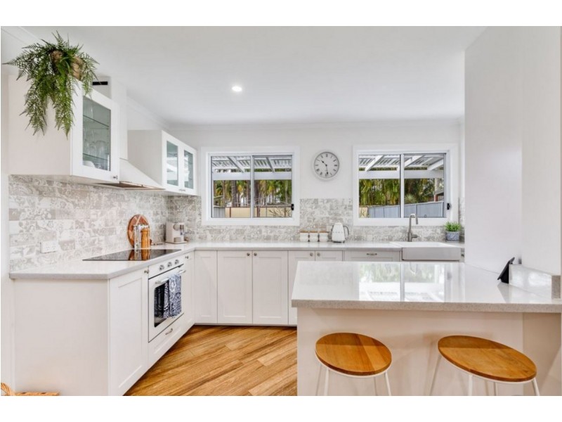 53 Jacaranda Avenue, Paradise Point QLD 4216