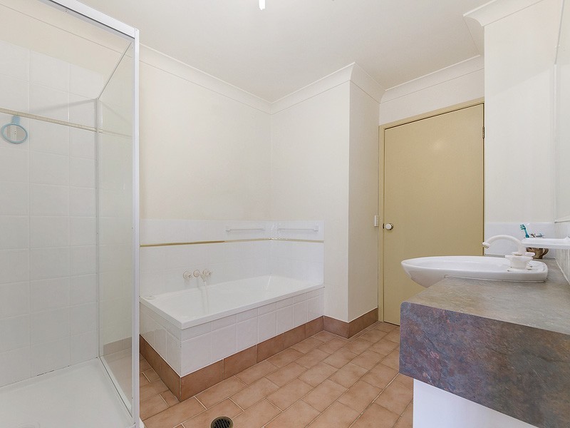 30/6 Ben Lomond Drive, Highland Park QLD 4211