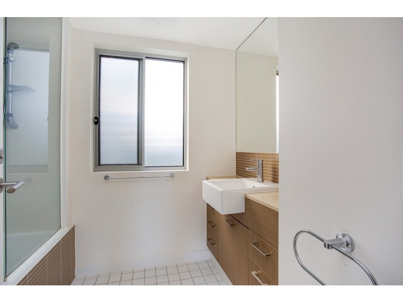 Unit 415/64 Sickle Avenue, Hope Island QLD 4212