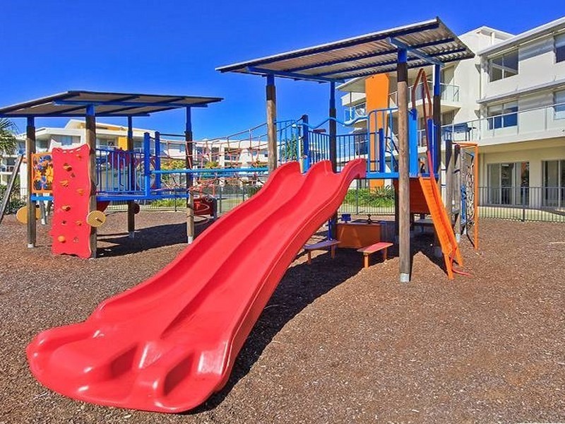 Unit 415/64 Sickle Avenue, Hope Island QLD 4212