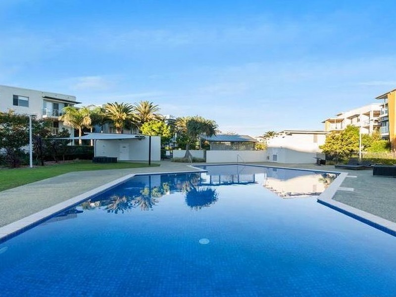 Unit 415/64 Sickle Avenue, Hope Island QLD 4212