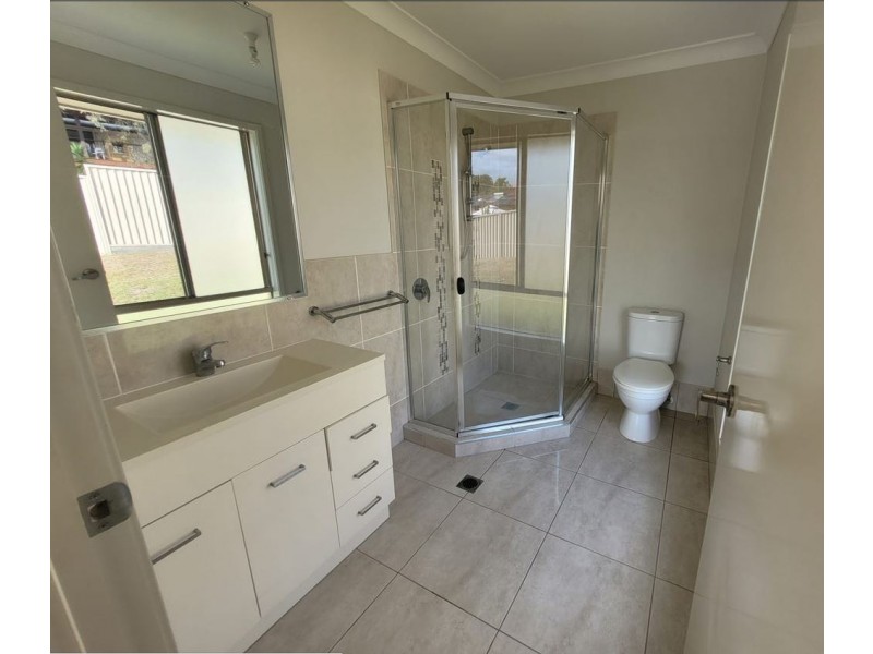 19 Yarwood Crescent, Ormeau Hills QLD 4208