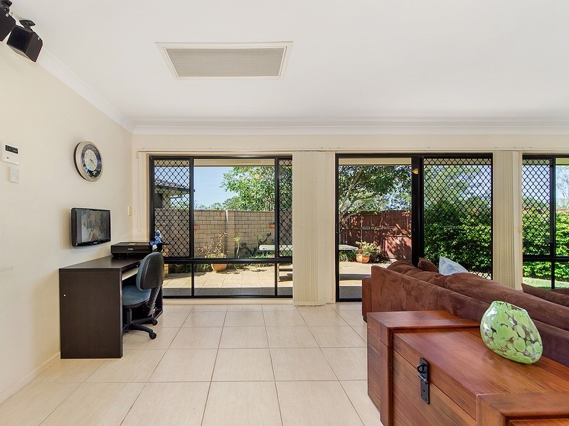 2/5 Abbeytree Court, Robina QLD 4226