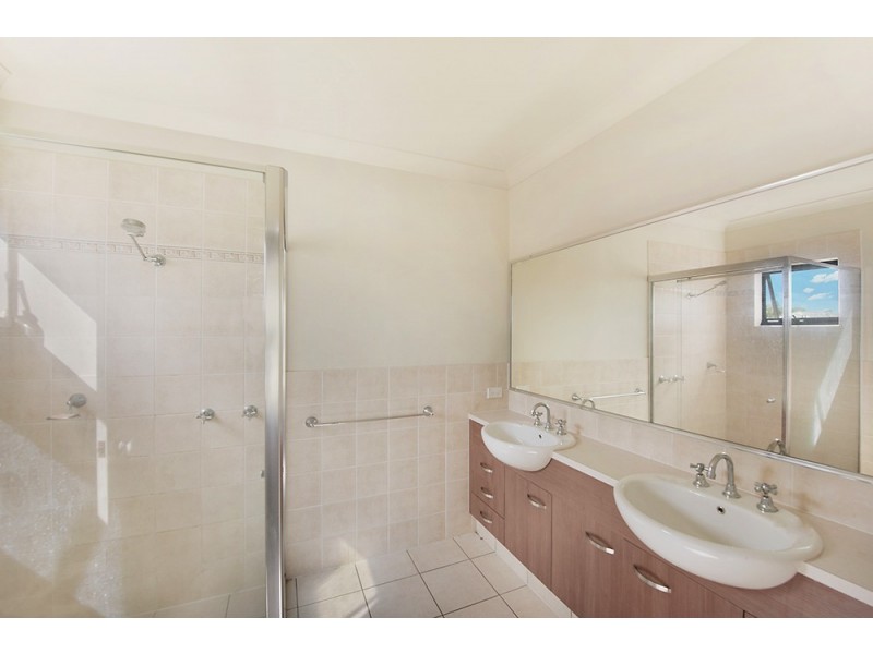 16/27 Ranier Crescent, Varsity Lakes QLD 4227