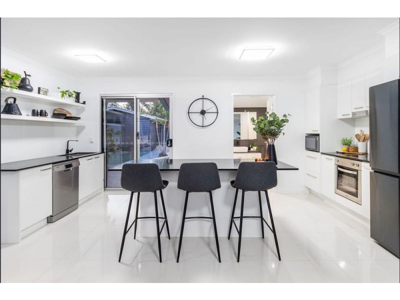 46 Jacaranda Avenue, Hollywell QLD 4216