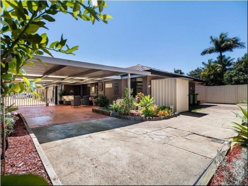2/18 Stephenson Street, Labrador QLD 4215