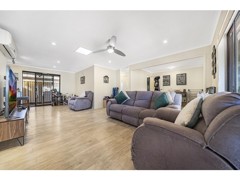 2/18 Stephenson Street, Labrador QLD 4215