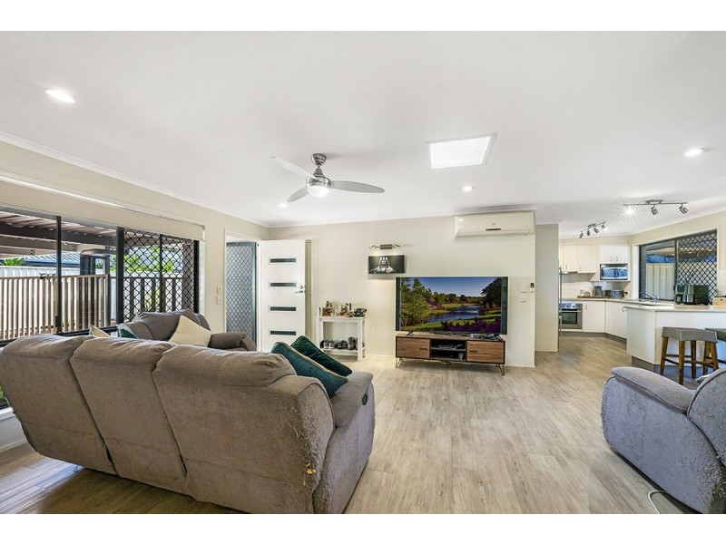 2/18 Stephenson Street, Labrador QLD 4215