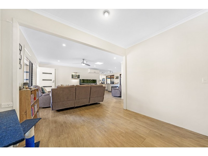 2/18 Stephenson Street, Labrador QLD 4215